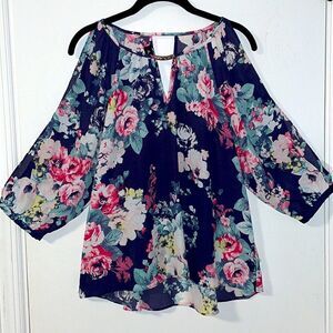 A. Byer floral cold open 3/4 sleeve keyhole neck and back w gold metal detail M